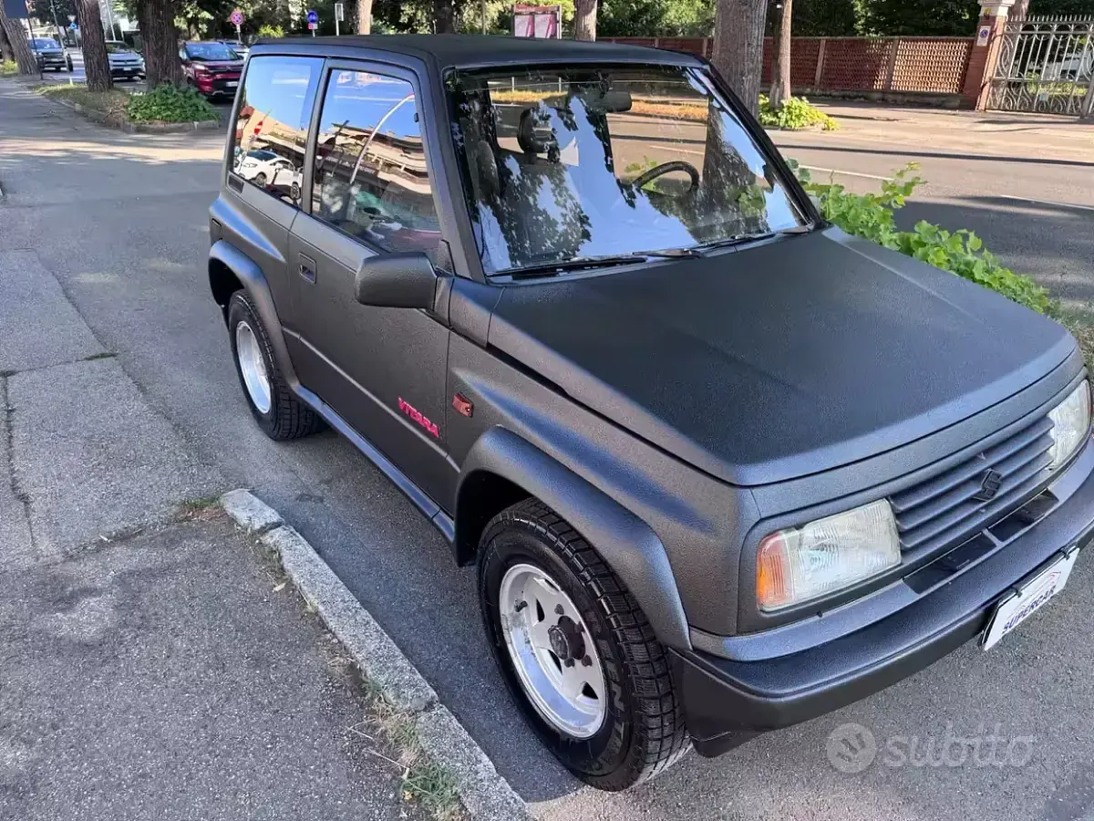 Usata Suzuki Vitara 80 CV (58 kW) 1992 Nero SUV