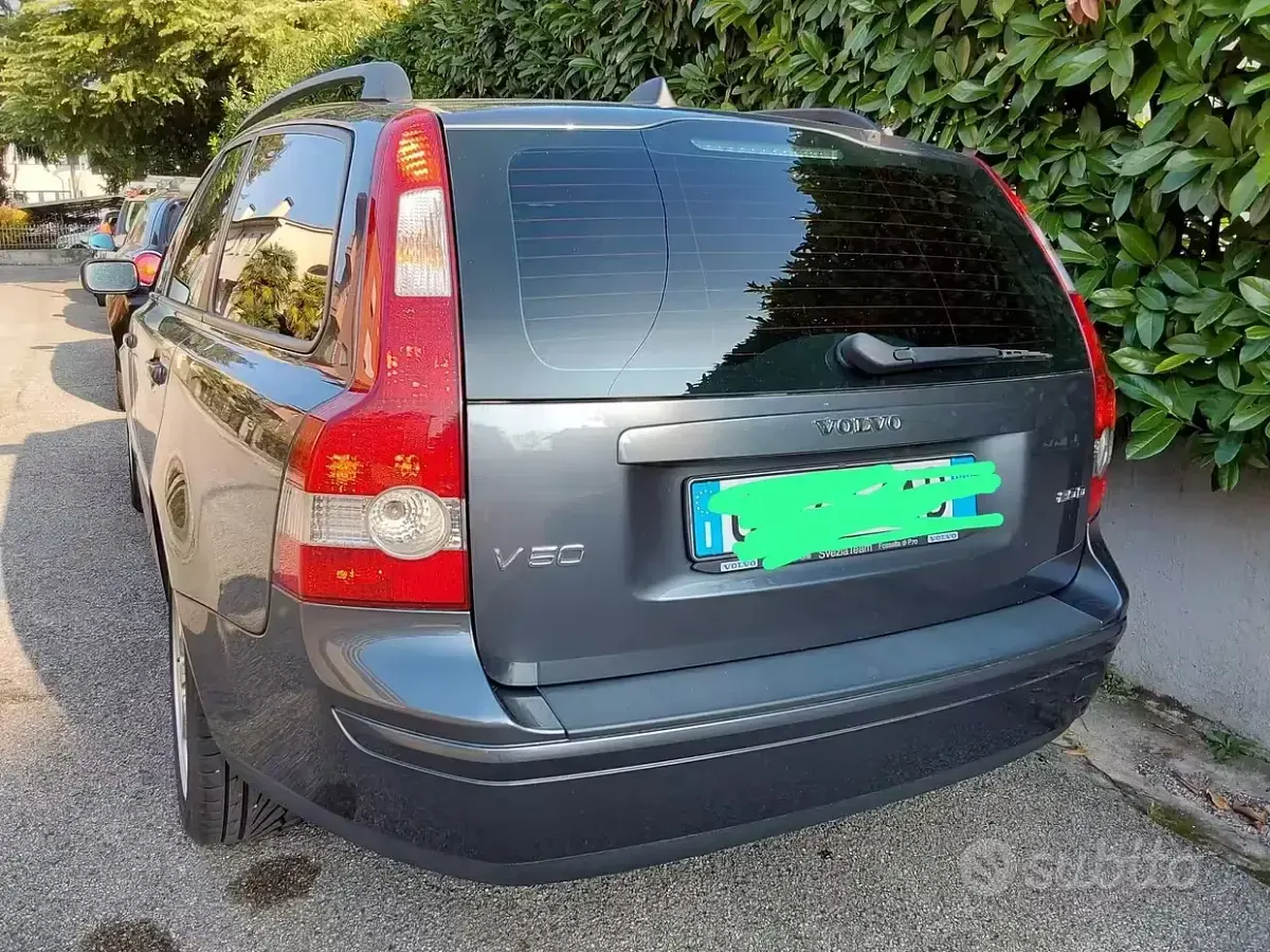 Usata Volvo V50 136 CV (100 kW) 2005 Grigio Station wagon