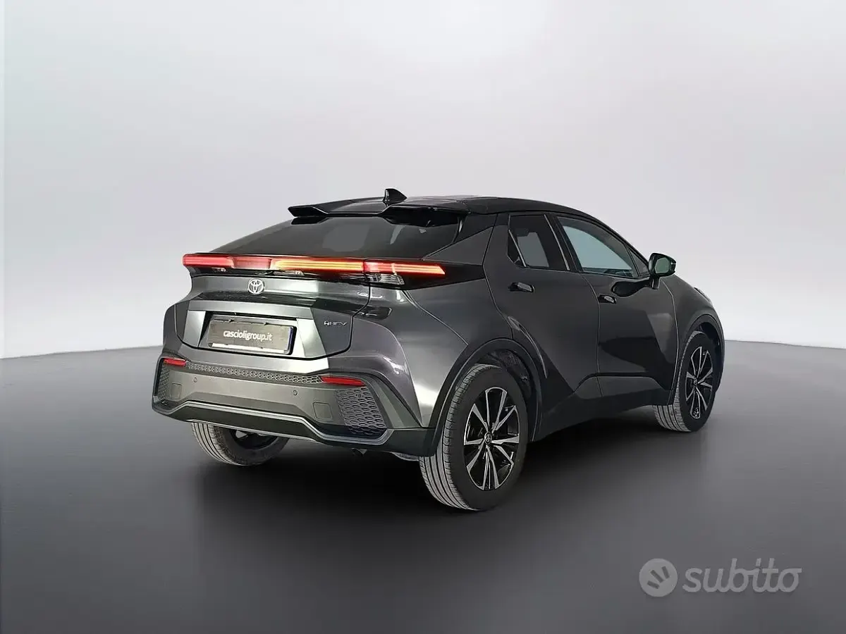 Usata Toyota C-HR Trend 198 CV (145 kW) 2024 Grigio SUV