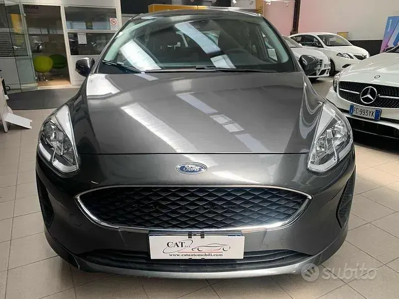 Usata Ford Fiesta 86 CV (63 kW) 2018 Grigio Utilitaria