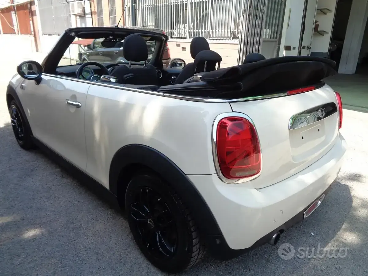 Usata Mini Cooper Cabriolet 136 CV (100 kW) 2017 Bianco Cabrio