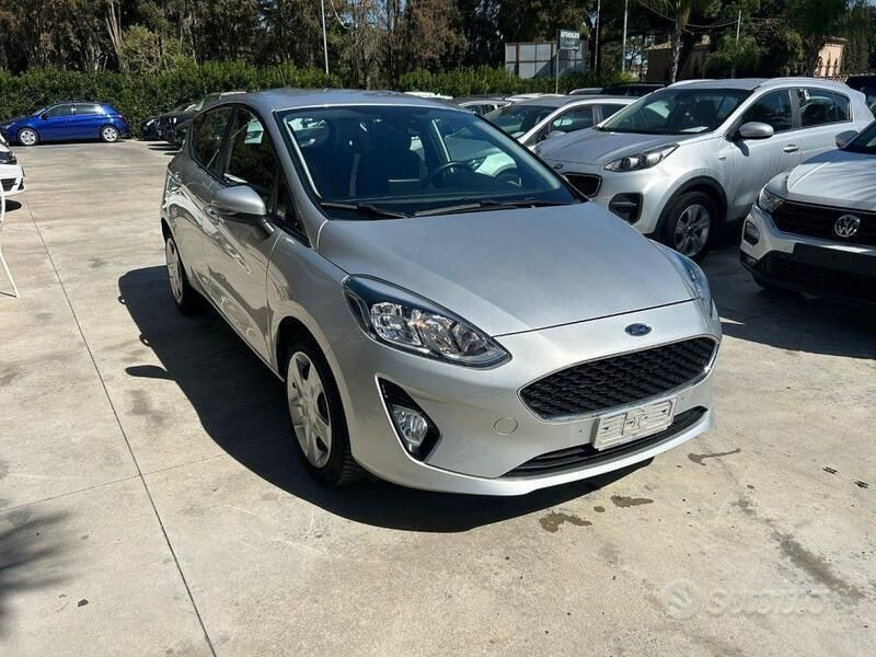 Usata Ford Fiesta Business Edition 86 CV (63 kW) 2020 Argento Utilitaria