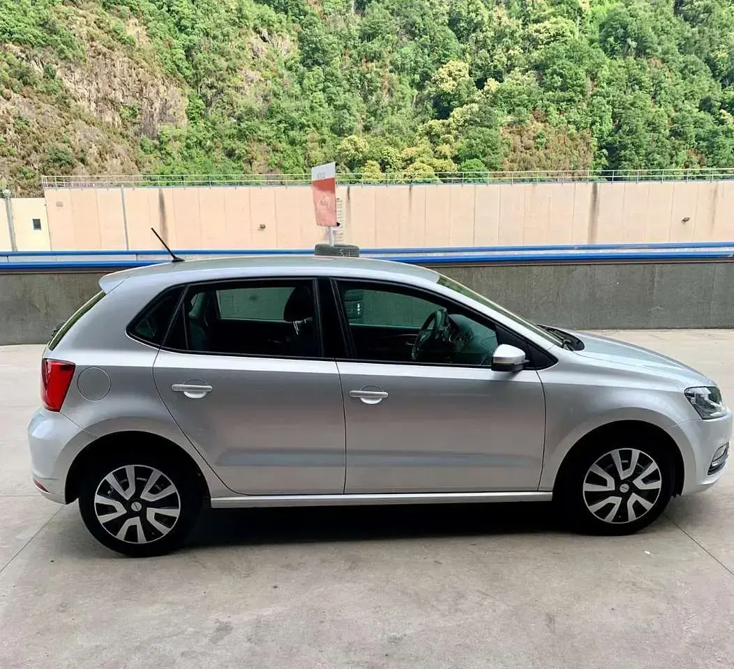 Usata VW Polo 90 CV (66 kW) 2016 Argento metallizzato Berlina