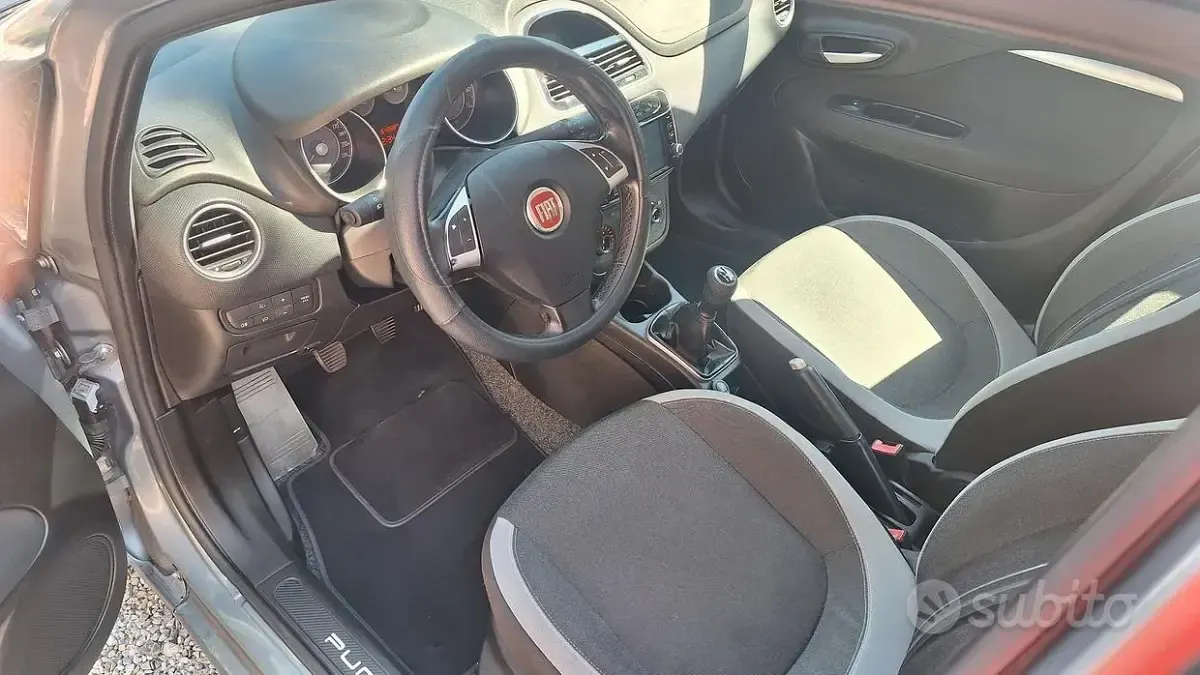 Usata Fiat Punto 95 CV (69 kW) 2013 Grigio Utilitaria