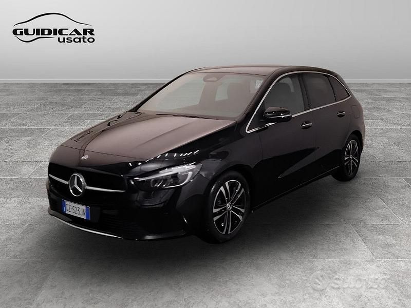 Nuova Mercedes 180 2025 Nero Berlina