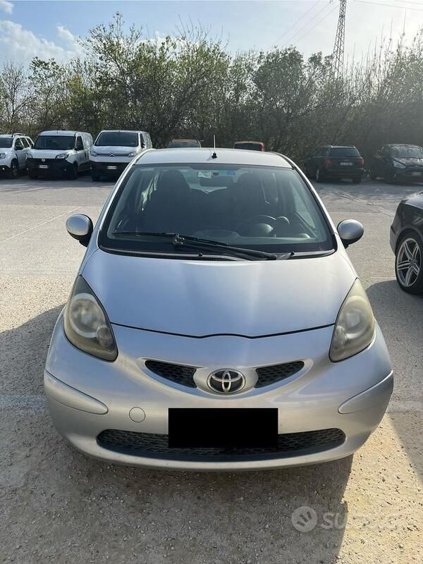 Usata Toyota Aygo Sol 68 CV (50 kW) 2006 Utilitaria