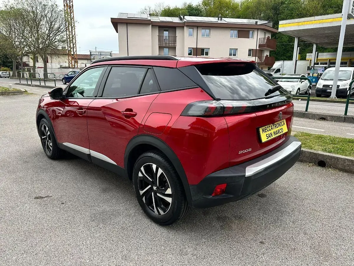 Usata Peugeot 2008 Allure 101 CV (74 kW) 2020 Rosso SUV