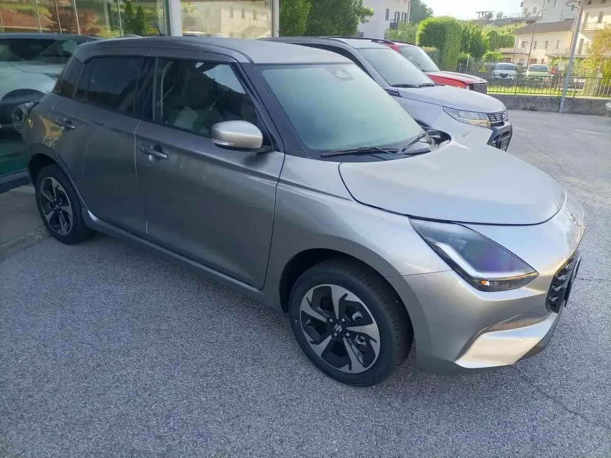 Nuova Suzuki Swift 83 CV (61 kW) 2025 Bianco Utilitaria