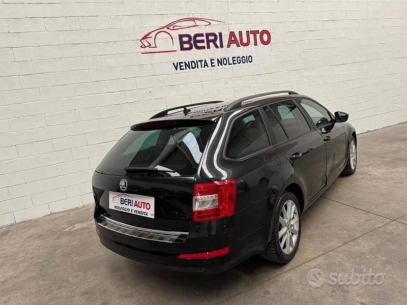 Usata Skoda Octavia Executive 149 CV (109 kW) 2013 Nero Station wagon