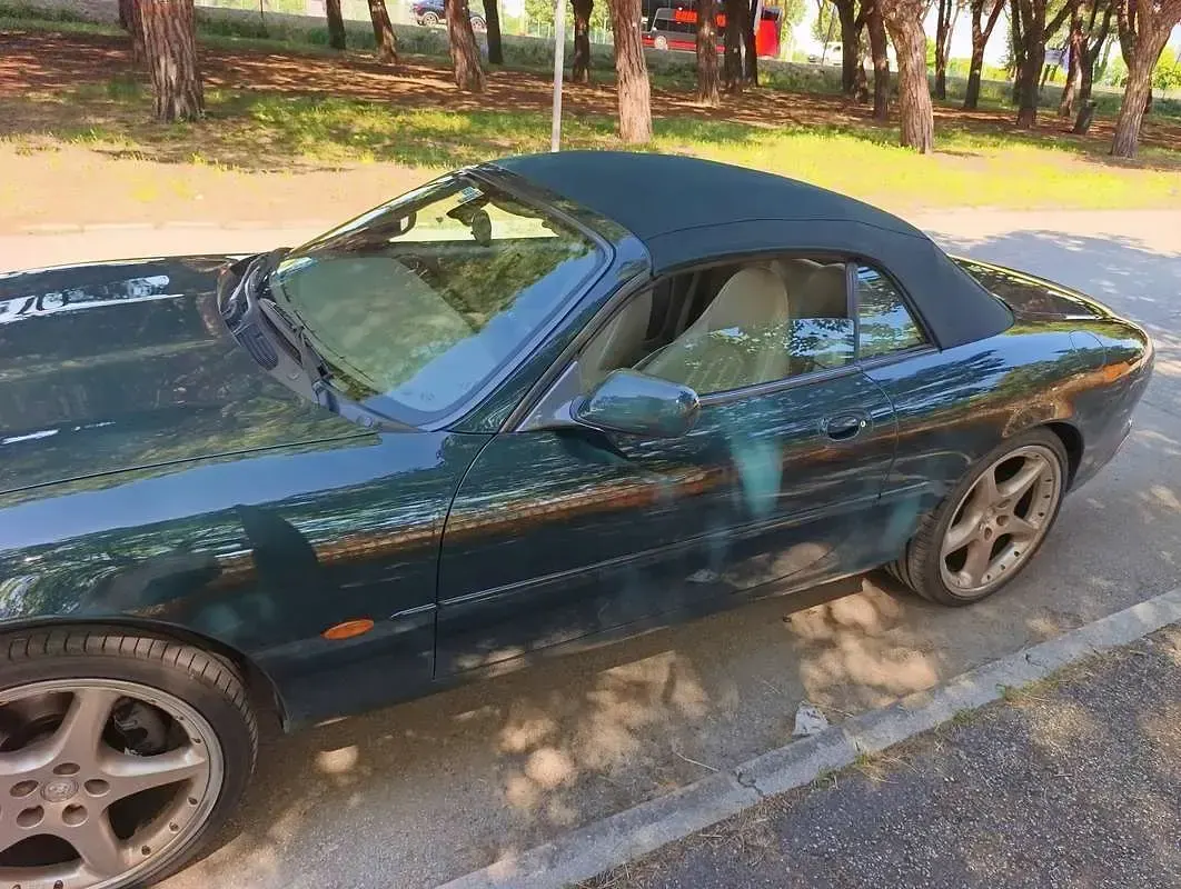 Usata Jaguar XKR 363 CV (266 kW) 2000 Verde Cabrio