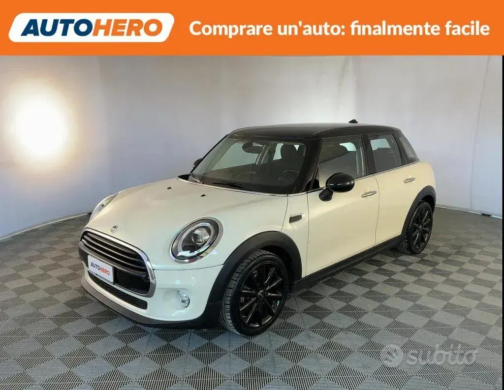 Begagnad Mini ONE 102 HK (75 kW) 2020 Vit Halvkombi