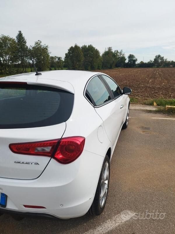 Usata Alfa Romeo Giulietta 120 CV (88 kW) 2020 Bianco Utilitaria