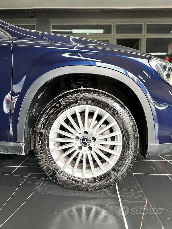 Usata Mercedes GLA200 Premium 136 CV (100 kW) 2017 Blu SUV
