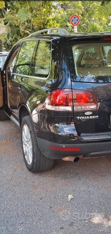 Nero Usata 2007 VW Touareg SUV | 5000 € (Buon prezzo) - Immagine 1/4