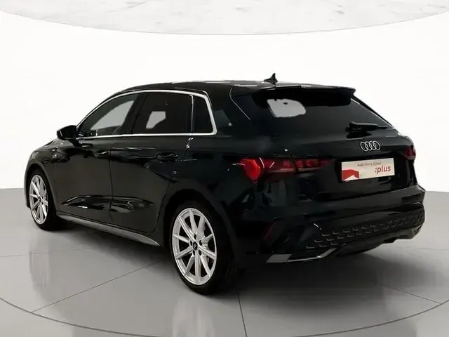 Usata Audi A3 S-Line 150 CV (110 kW) 2025 0e nero mito metallizzato Berlina