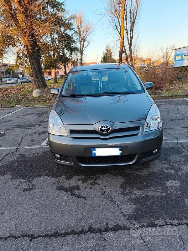 Usata Toyota Corolla Verso 129 CV (94 kW) 2005 Monovolume