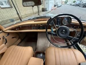 Usata Mercedes 220 SE 113 CV (83 kW) 1966 Argento Cabrio