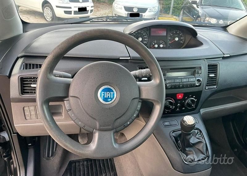 Usata Fiat Idea 2004 Grigio Monovolume