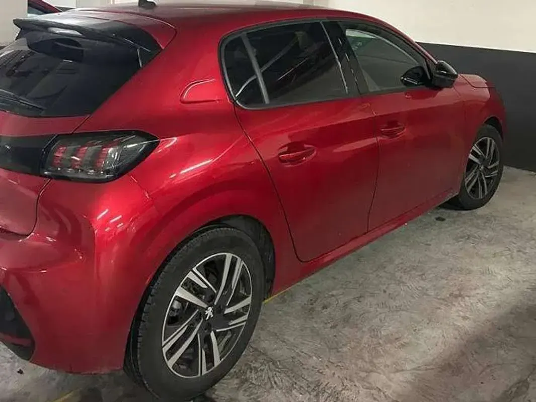 Usata Peugeot 208 Active 75 CV (55 kW) 2023 Rosso Utilitaria