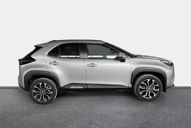 Usata Toyota Yaris Cross Sport 115 CV (84 kW) 2025 Bianco SUV