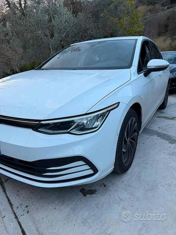 Usata VW Golf VII 115 CV (84 kW) 2021 Bianco Utilitaria