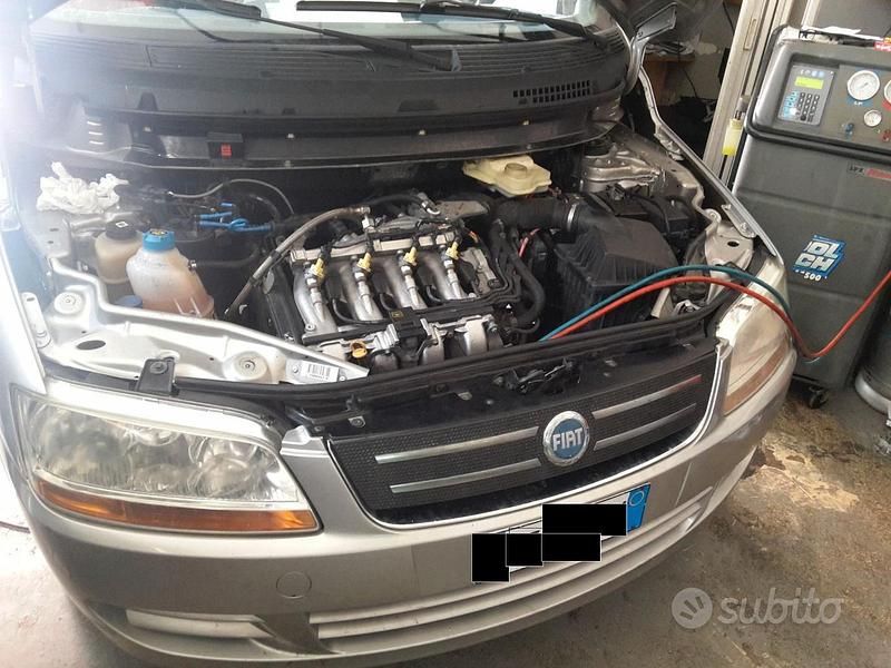 Usata Fiat Multipla 103 CV (75 kW) 2005 Grigio Monovolume