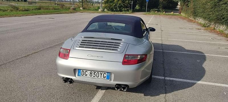 Usata Porsche 911 Carrera Cabriolet 325 CV (239 kW) 2007 Argento Cabrio