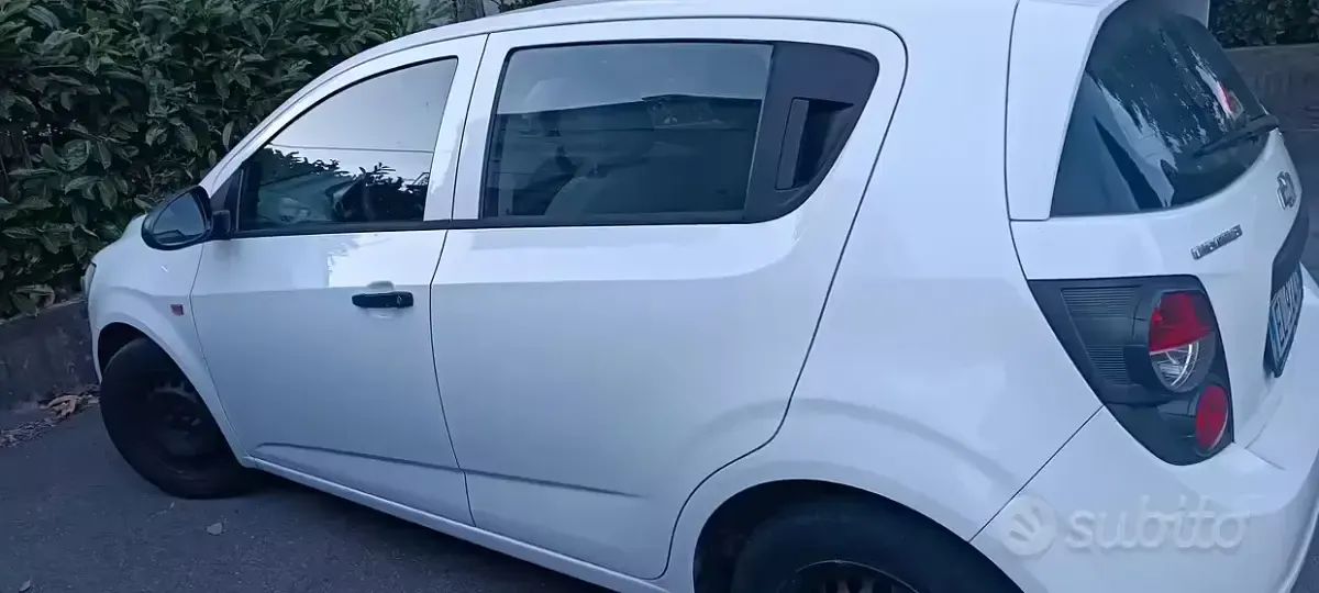 Usata Chevrolet Aveo 69 CV (50 kW) 2012 Bianco Berlina