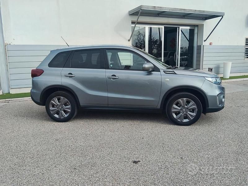 Usata Suzuki Vitara Cool 129 CV (94 kW) 2023 Grigio Station wagon