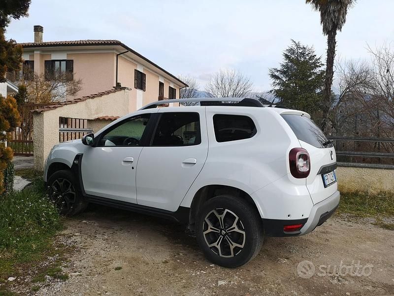 Bianco Usata 2019 Dacia Duster Tre volumi | 12.000 € (Buon prezzo) - Immagine 1/4
