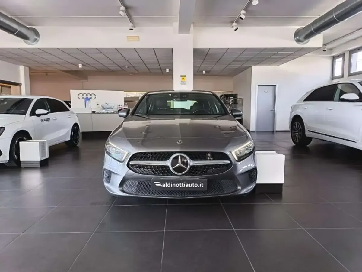 Usata Mercedes A180 116 CV (85 kW) 2019 Other Berlina