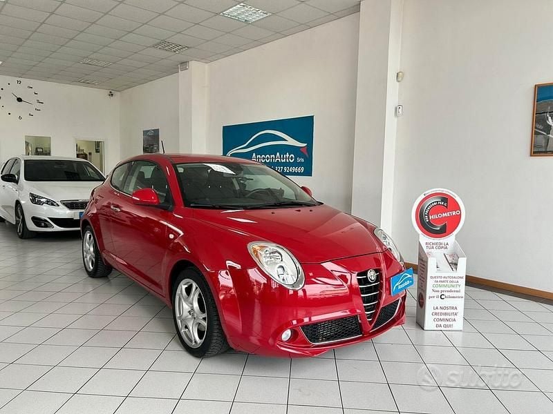 Rosso Usata 2010 Alfa Romeo MiTo Due volumi | 7800 € (Buon prezzo) - Immagine 1/4