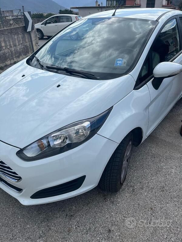 Usata Ford Fiesta 75 CV (55 kW) 2013 Utilitaria