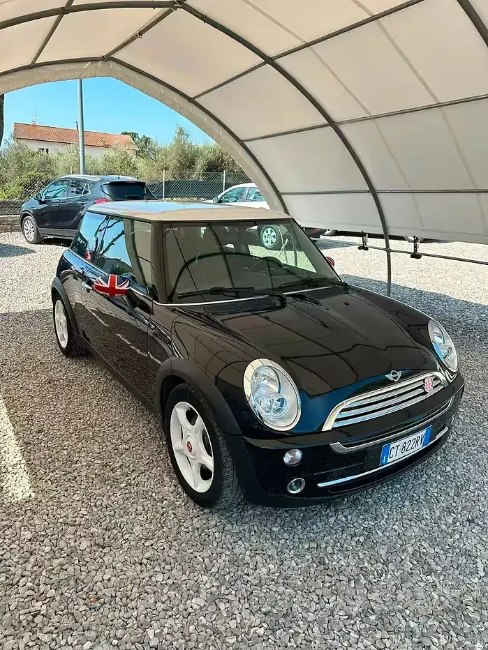Usata Mini Cooper 116 CV (85 kW) 2005 Nero Utilitaria
