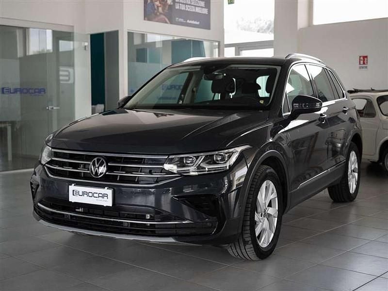 Grigio / gray Usata 2022 VW Tiguan Elegance SUV | 27.800 € (Buon prezzo) - Immagine 1/4