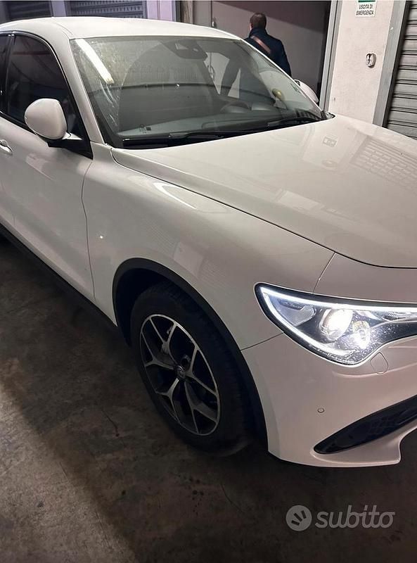 Usata 2018 Alfa Romeo Stelvio SUV | 20.500 € (Buon prezzo) - Immagine 1/4