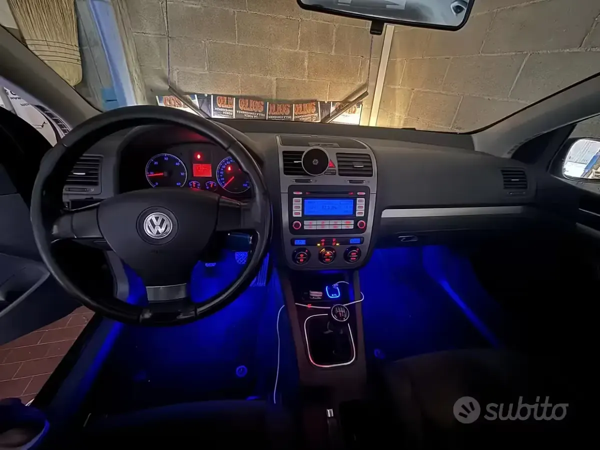 Usata VW Golf V 105 CV (77 kW) 2007 Nero Utilitaria