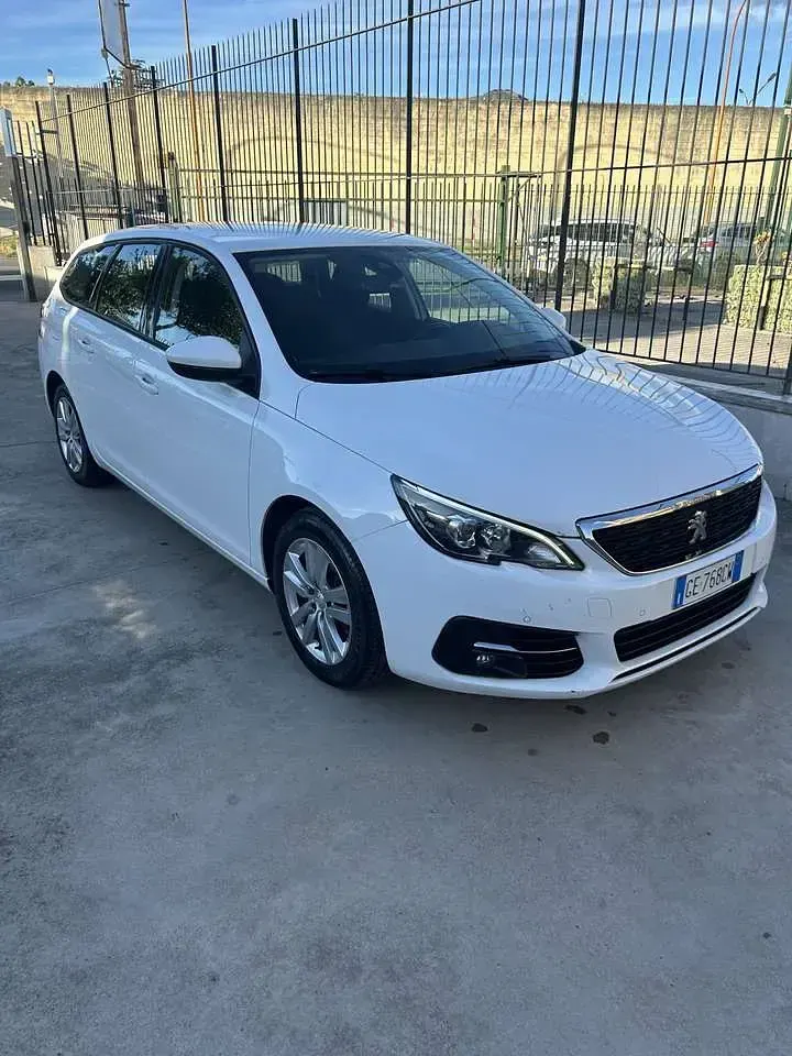 Usata Peugeot 308 SW Active 131 CV (96 kW) 2021 Other Station wagon