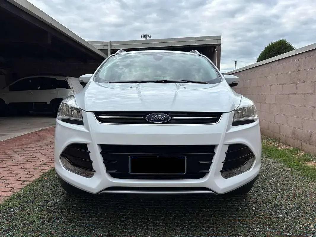 Usata Ford Kuga Titanium 150 CV (110 kW) 2016 Bianco SUV