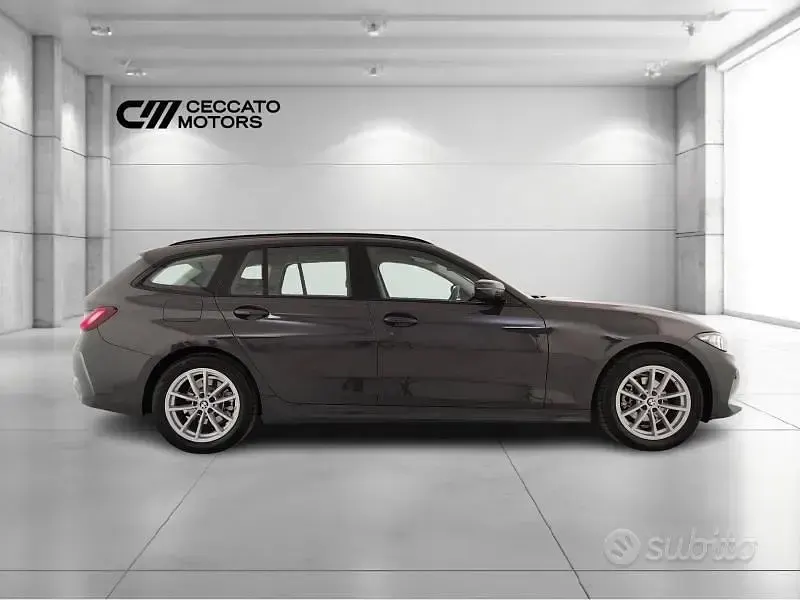 Usado BMW 318 Shadowline 150 CV (110 kW) 2024 Gris Familiar