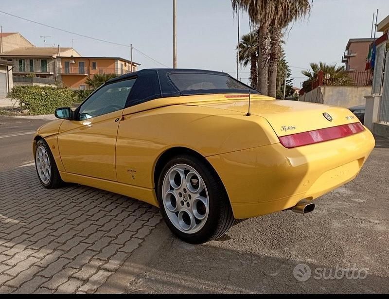 Usata Alfa Romeo GTV 218 CV (160 kW) 2001 Giallo Coupé