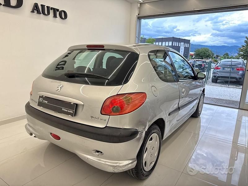 Usata Peugeot 206 68 CV (50 kW) 2004 Grigio Berlina