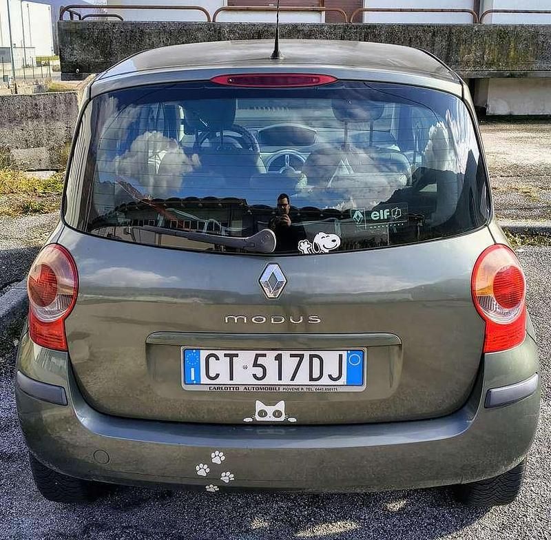 Usata Renault Modus Privilege 86 CV (63 kW) 2005 Grigio Monovolume