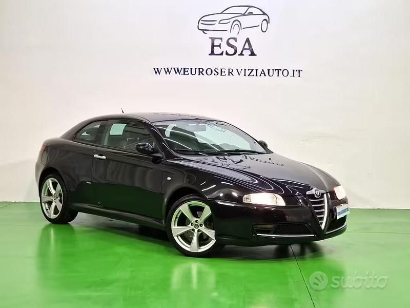 Usata Alfa Romeo GT Distinctive 150 CV (110 kW) 2007 Nero Coupé
