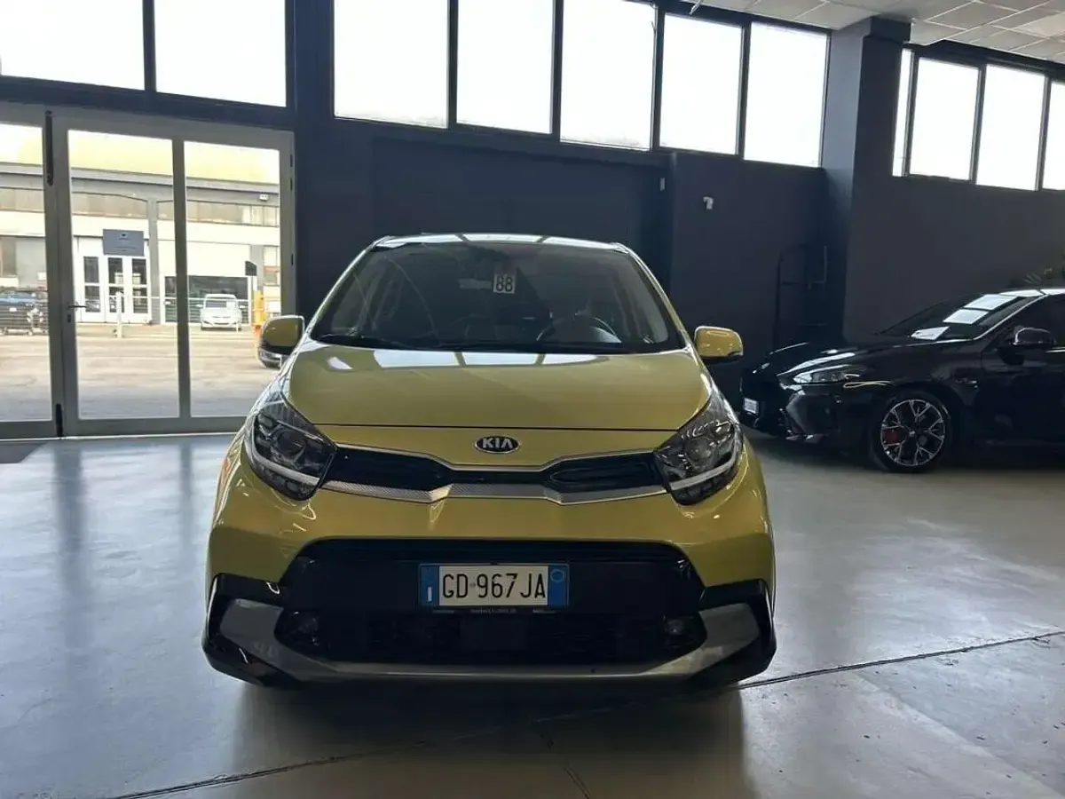 Usata Kia Picanto X-Line 67 CV (49 kW) 2021 Verde Utilitaria