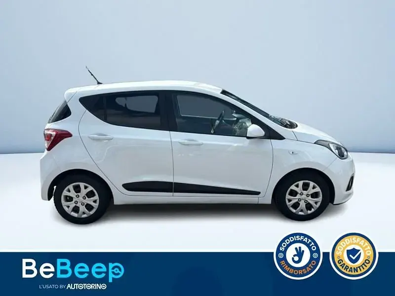 Usata Hyundai i10 Comfort 67 CV (49 kW) 2016 Bianco pastello Utilitaria