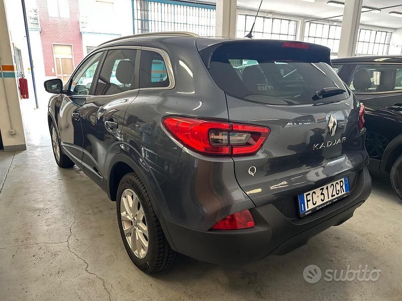 Usado Renault Kadjar Intens 131 CV (96 kW) 2016 Gris SUV
