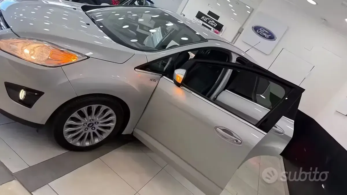 Usata Ford C-MAX Titanium 115 CV (84 kW) 2015 Grigio Monovolume