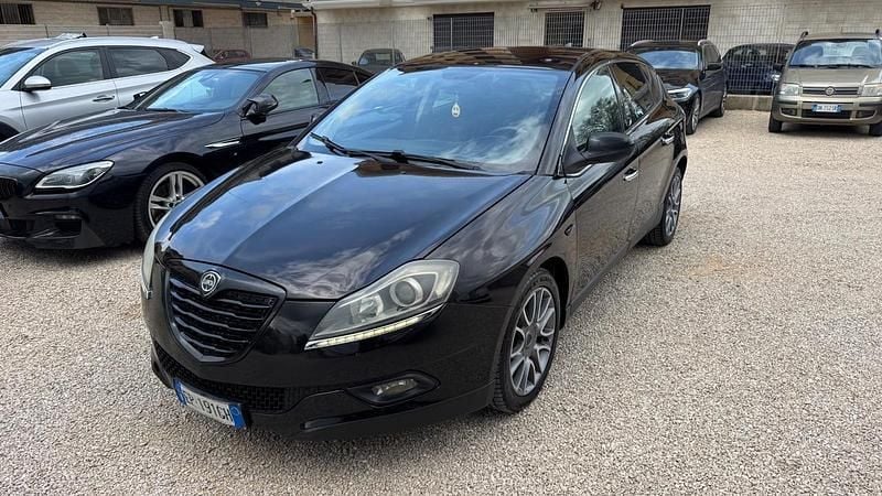 Usata Lancia Delta Gold 120 CV (88 kW) 2012 Nero Utilitaria