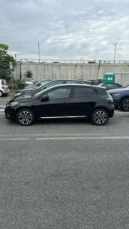 Usata Renault Clio V Techno 101 CV (74 kW) 2023 Nero Berlina